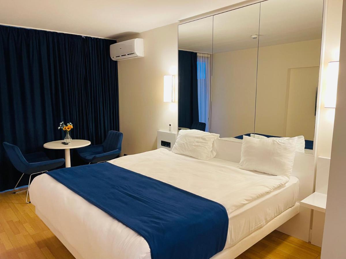Готель Batumi Floor40 Екстер'єр фото