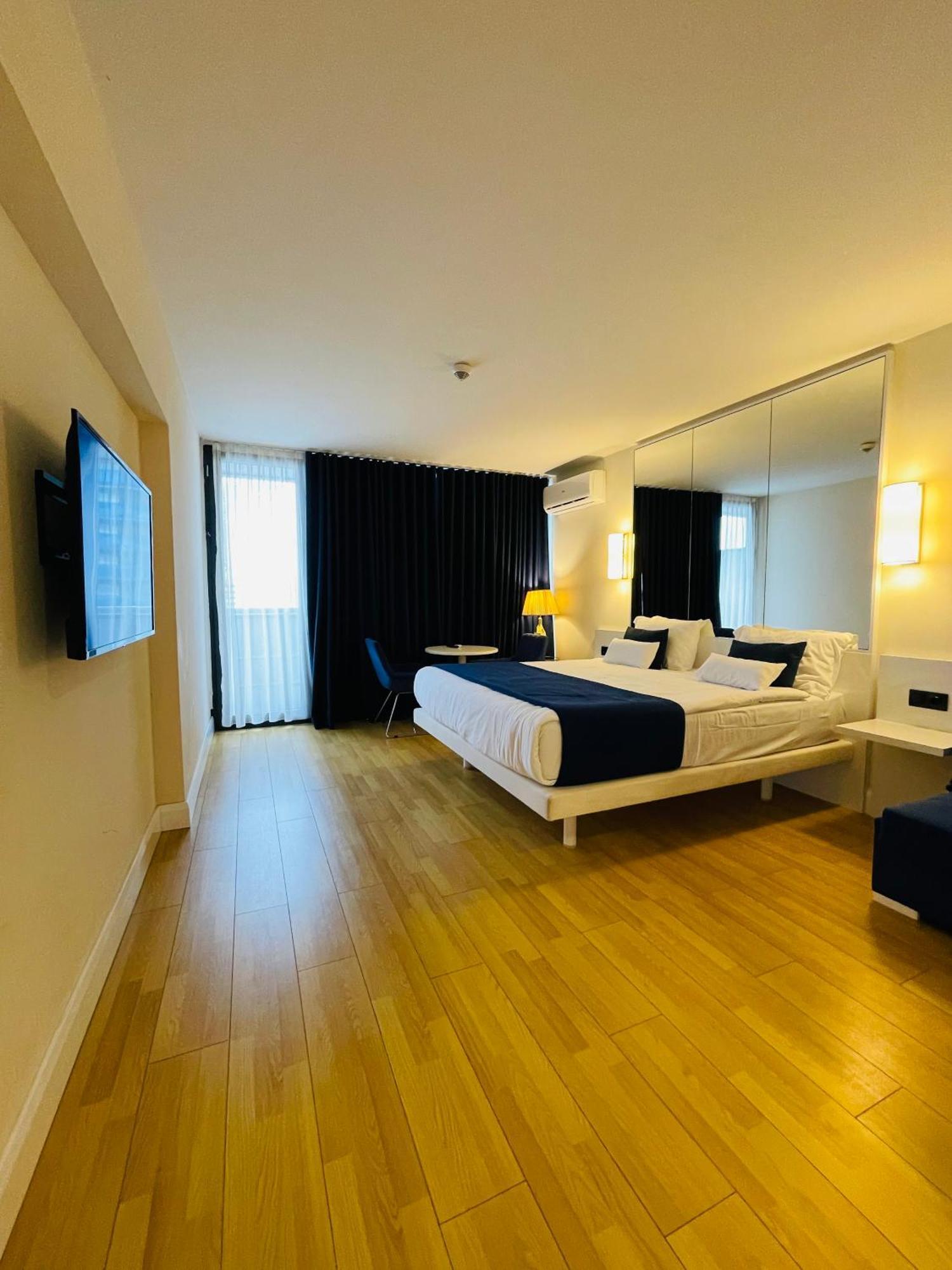 Готель Batumi Floor40 Екстер'єр фото