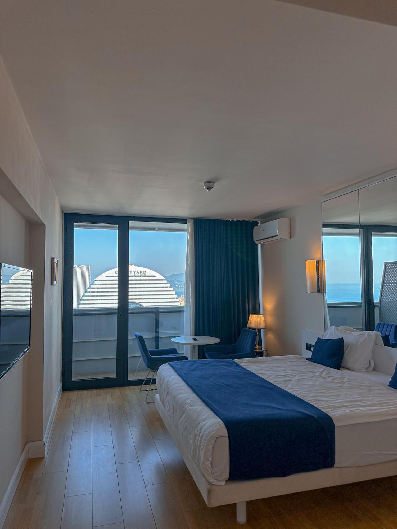 Готель Batumi Floor40 Екстер'єр фото