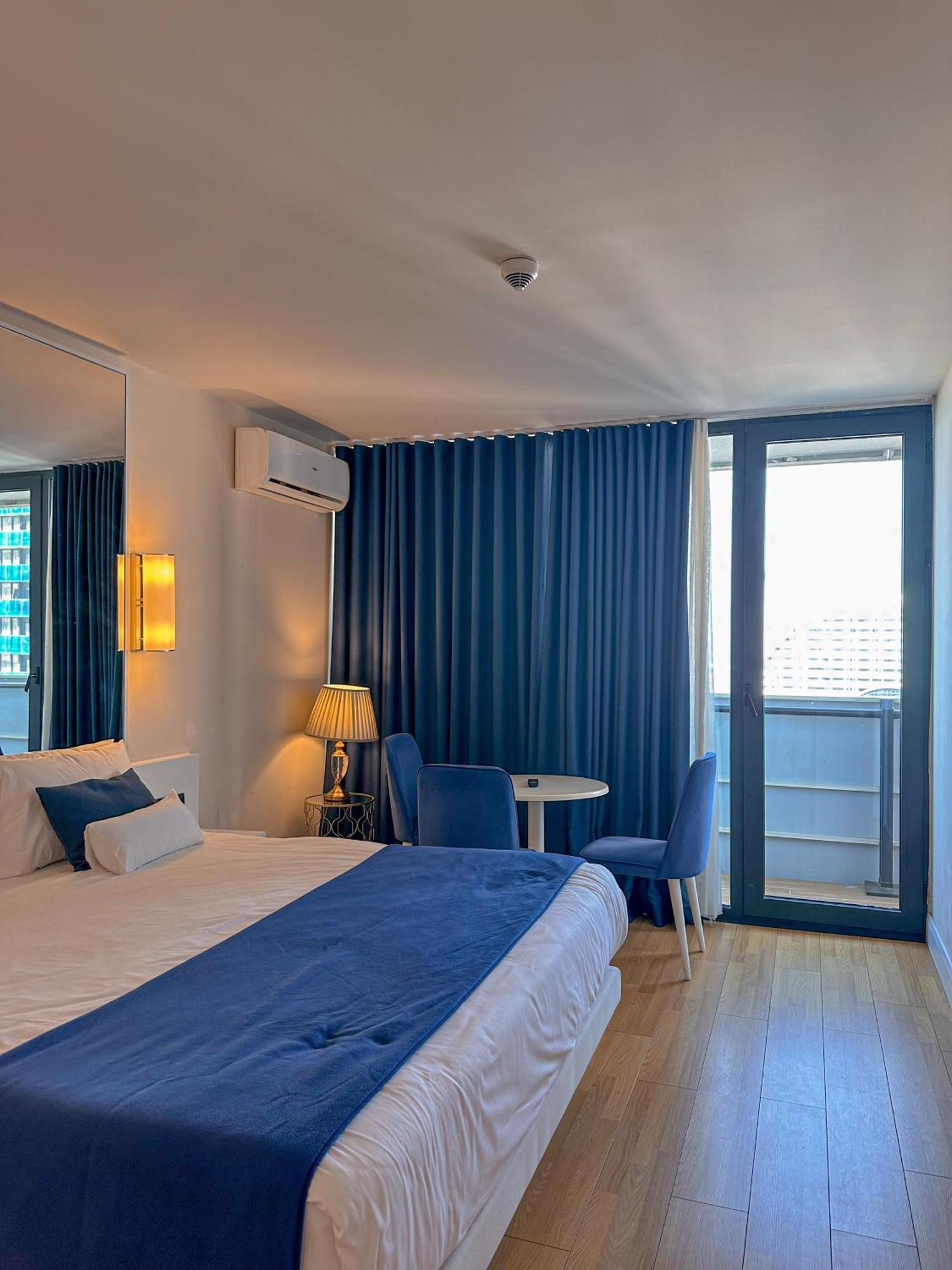 Готель Batumi Floor40 Екстер'єр фото